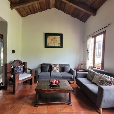 Amplia Casa Antigua Guatemala Con Pergola Y Jardin Villa Dış mekan fotoğraf