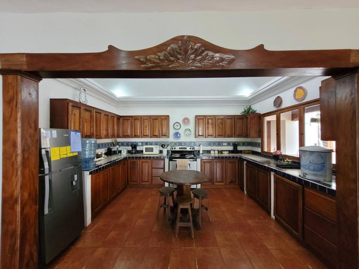 Amplia Casa Antigua Guatemala Con Pergola Y Jardin Villa Dış mekan fotoğraf