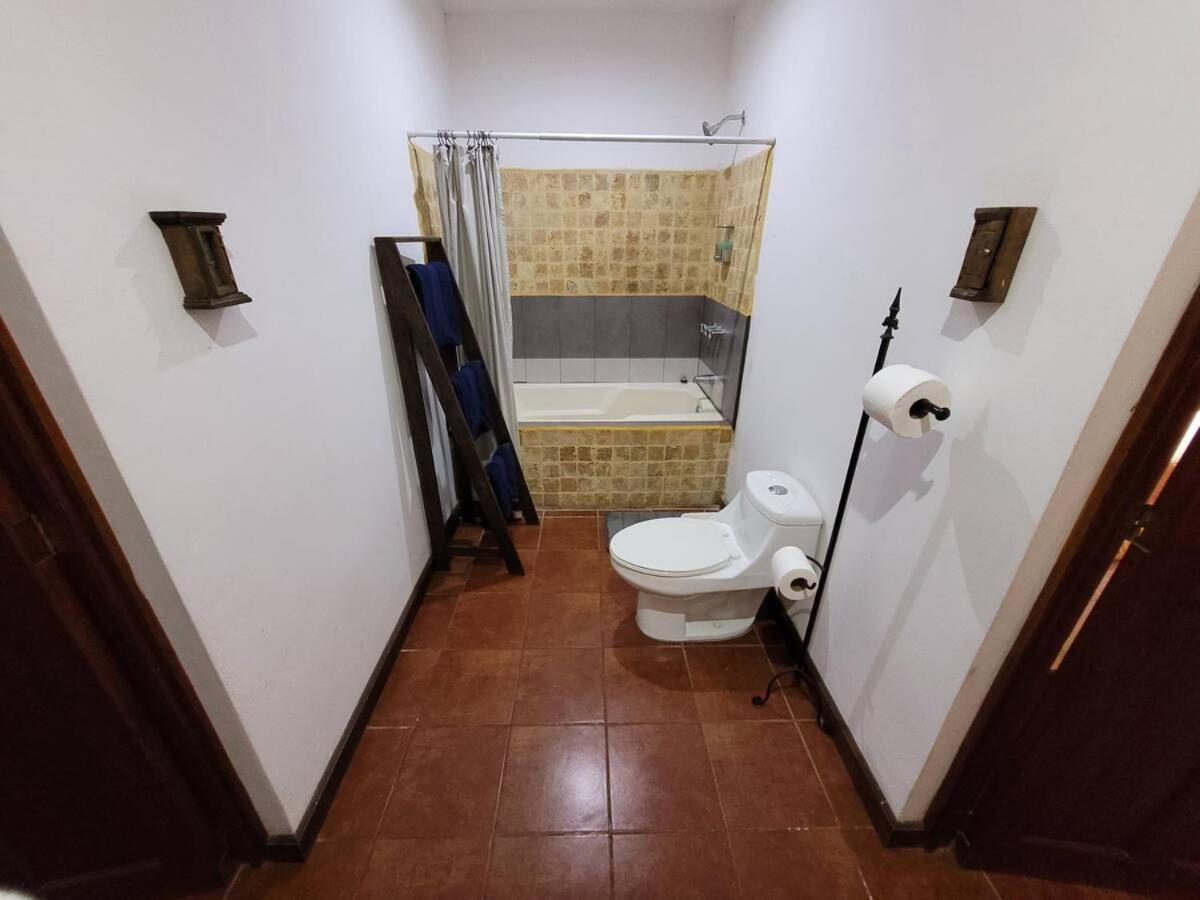 Amplia Casa Antigua Guatemala Con Pergola Y Jardin Villa Dış mekan fotoğraf
