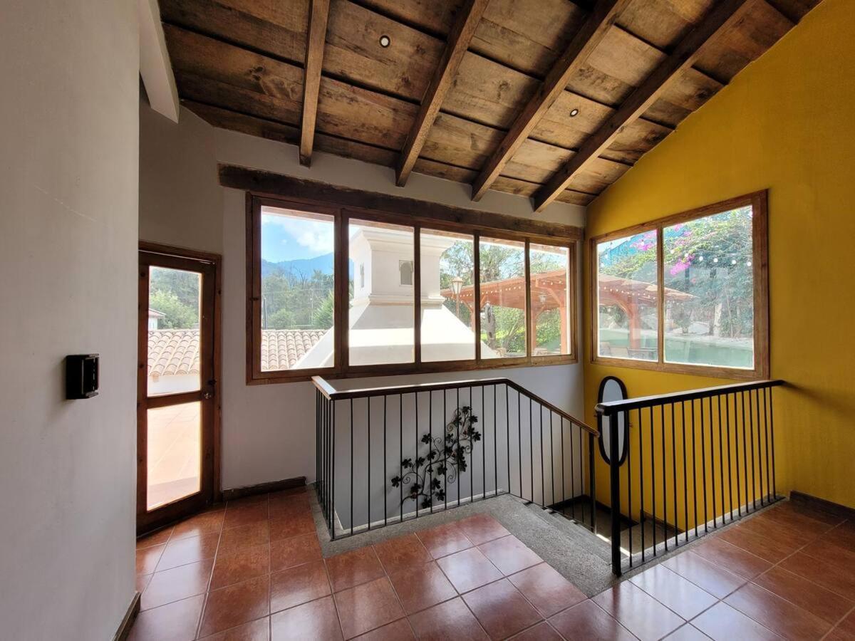 Amplia Casa Antigua Guatemala Con Pergola Y Jardin Villa Dış mekan fotoğraf