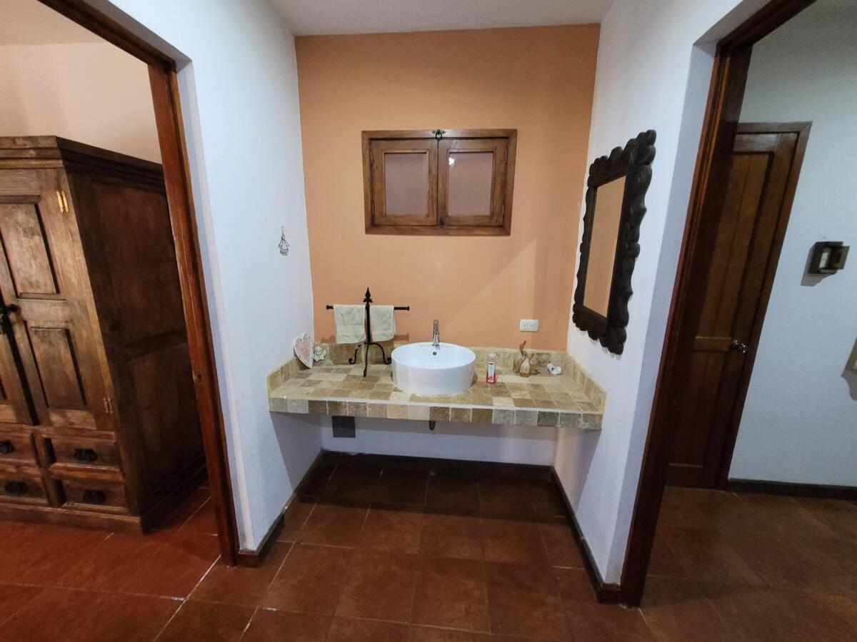 Amplia Casa Antigua Guatemala Con Pergola Y Jardin Villa Dış mekan fotoğraf