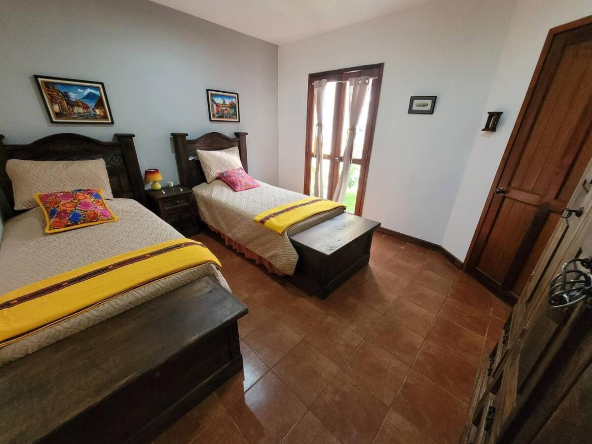 Amplia Casa Antigua Guatemala Con Pergola Y Jardin Villa Dış mekan fotoğraf