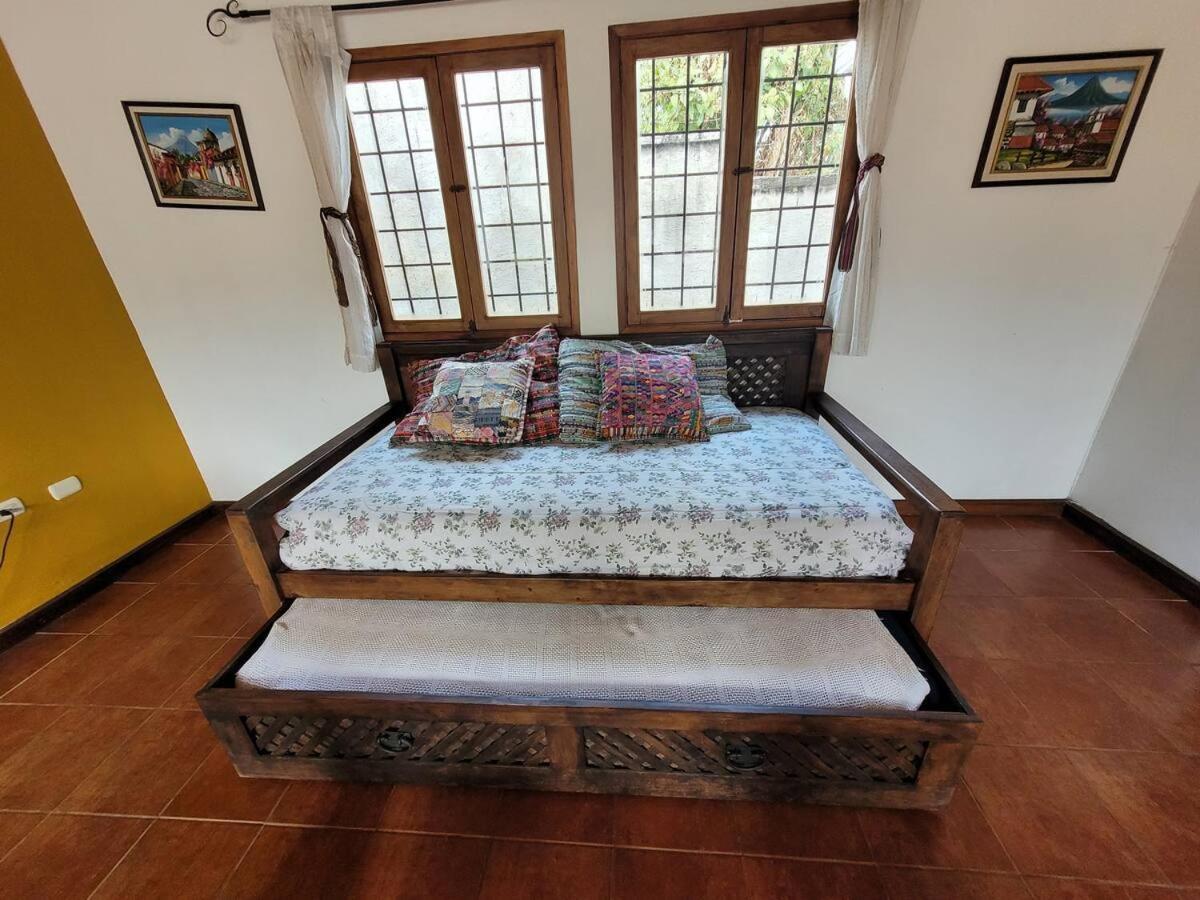 Amplia Casa Antigua Guatemala Con Pergola Y Jardin Villa Dış mekan fotoğraf